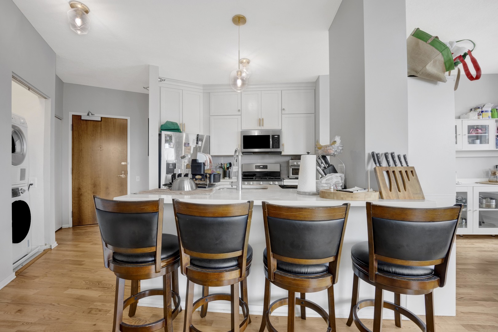600 N Kingsbury Street Unit: 802