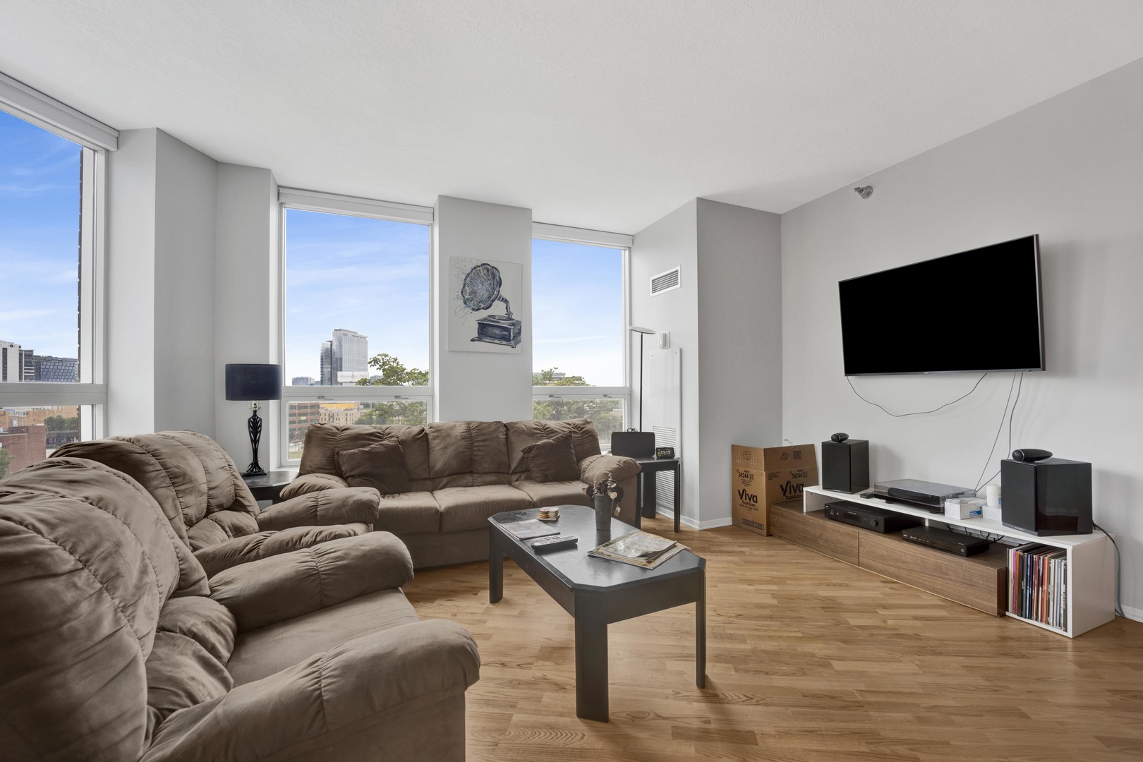 600 N Kingsbury Street Unit: 802