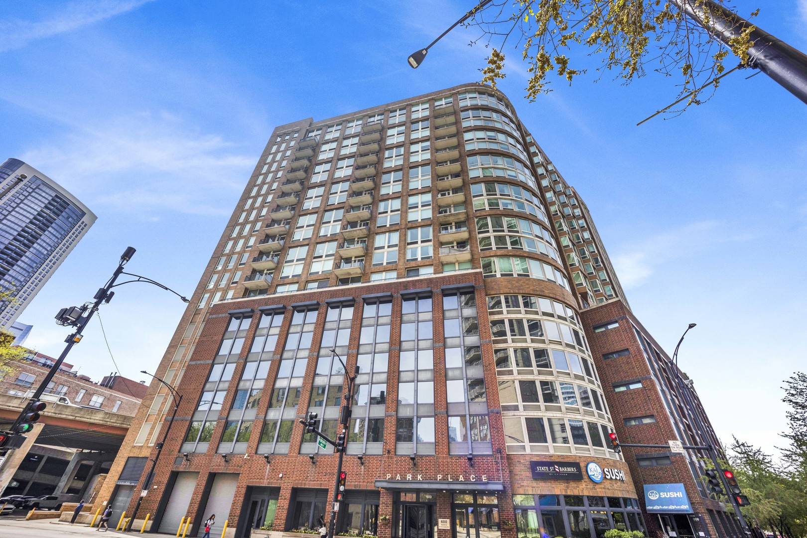 600 N Kingsbury Street Unit: 802
