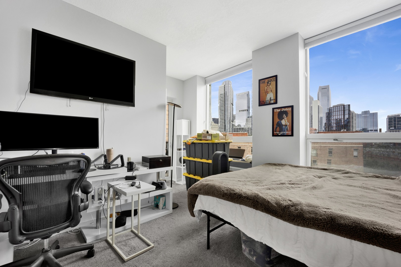 600 N Kingsbury Street Unit: 802