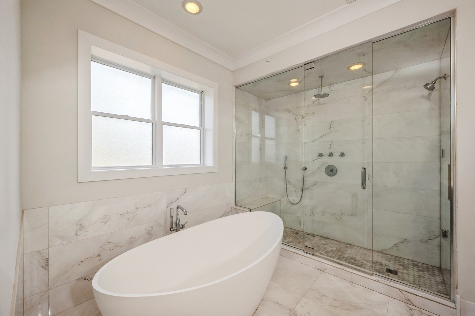 2018 W LEMOYNE Street Unit: 2W