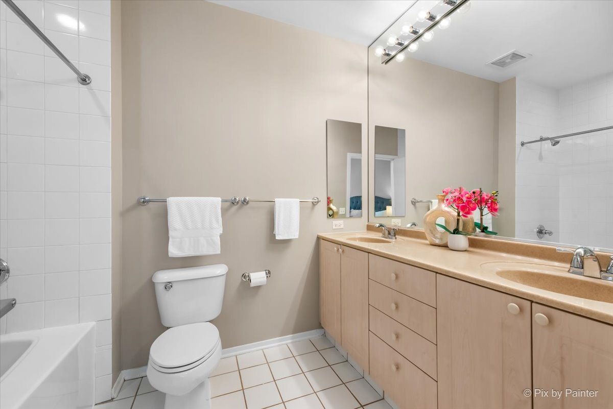 324 N Jefferson Street Unit: 307