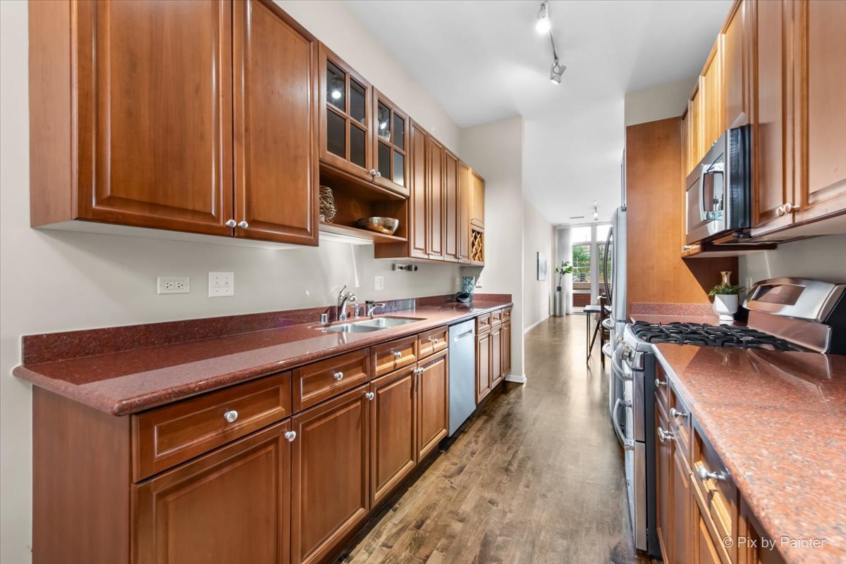 324 N Jefferson Street Unit: 307