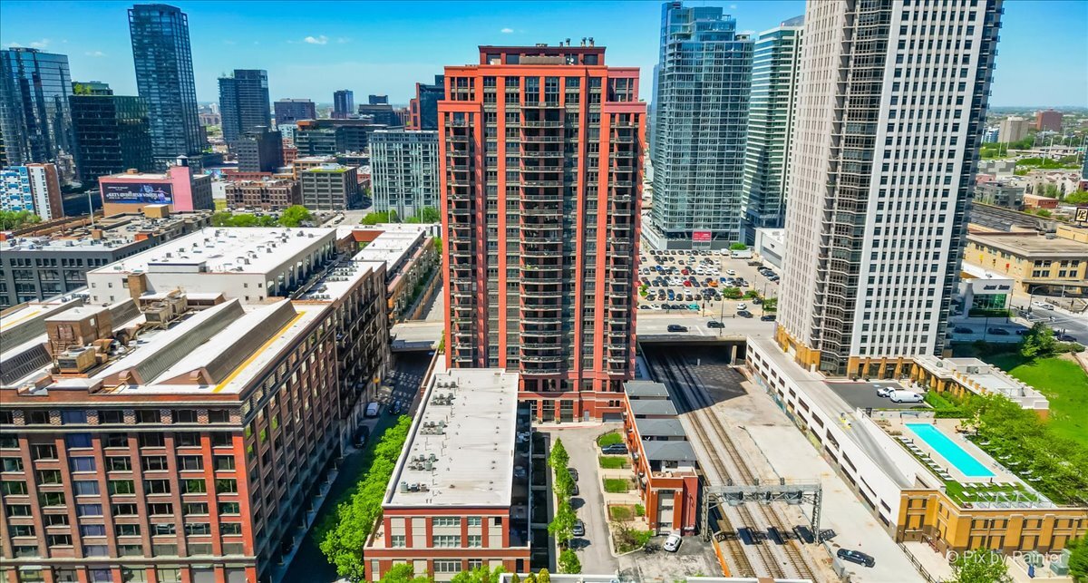 324 N Jefferson Street Unit: 307