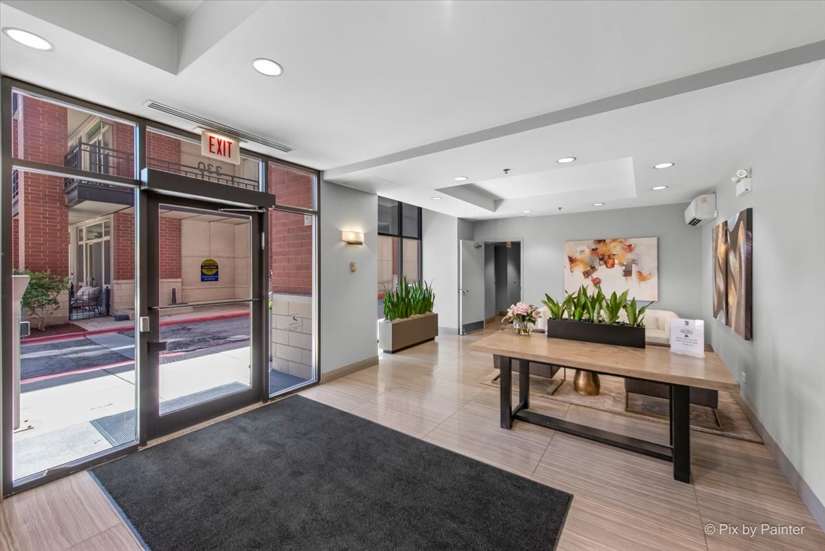 324 N Jefferson Street Unit: 307