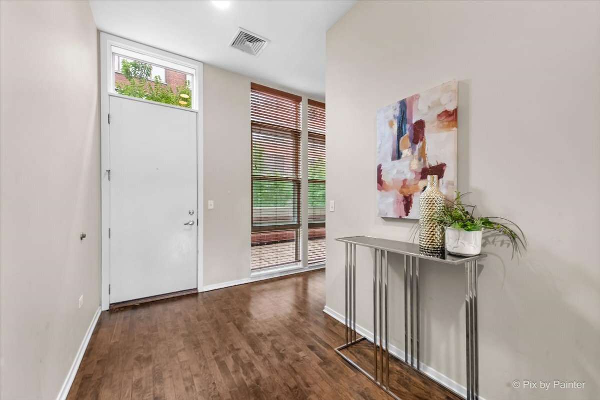 324 N Jefferson Street Unit: 307