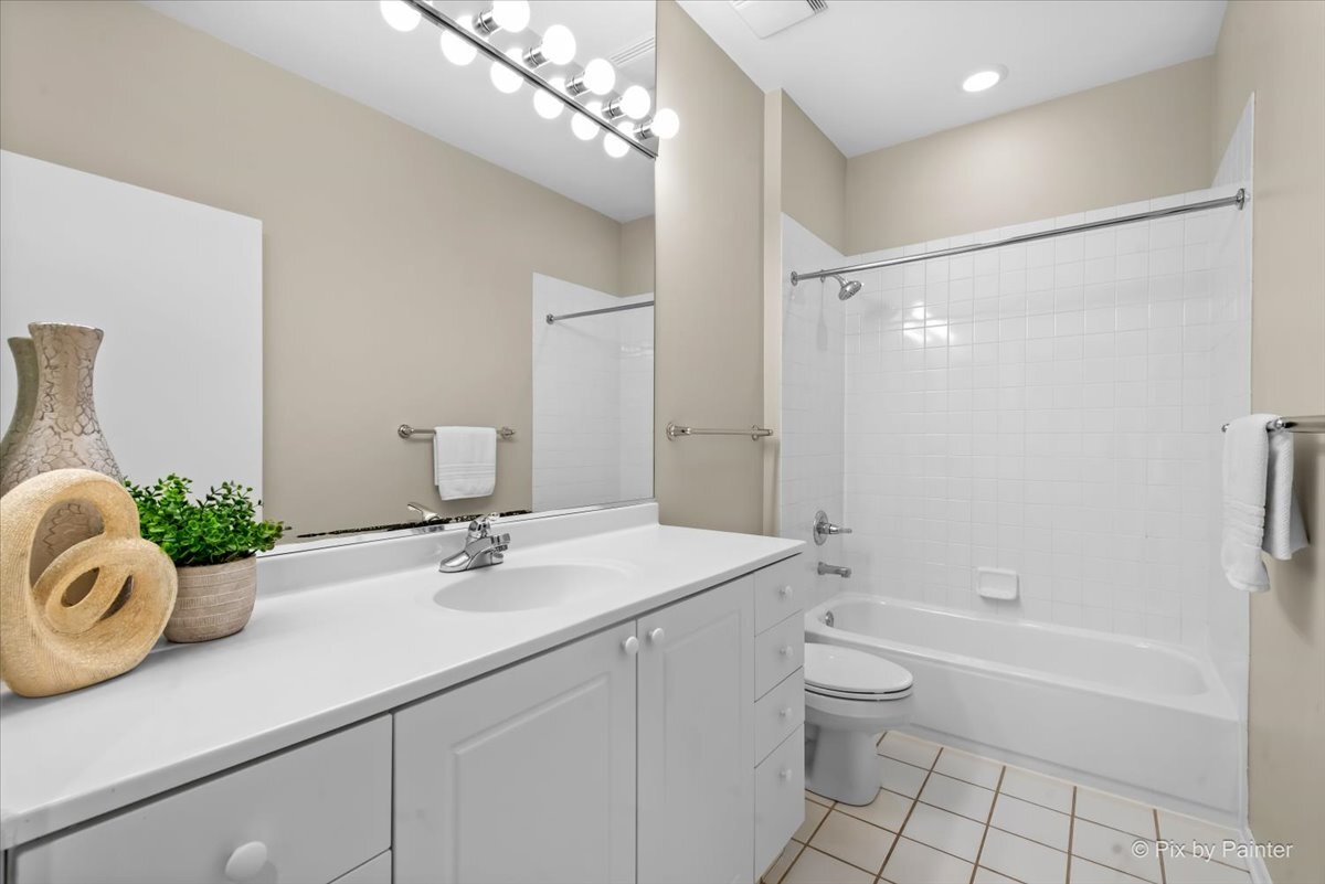324 N Jefferson Street Unit: 307