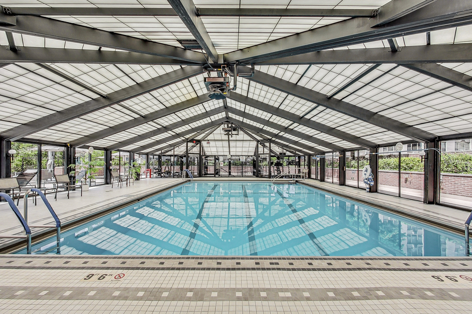 1555 N ASTOR Street Unit: 11SE