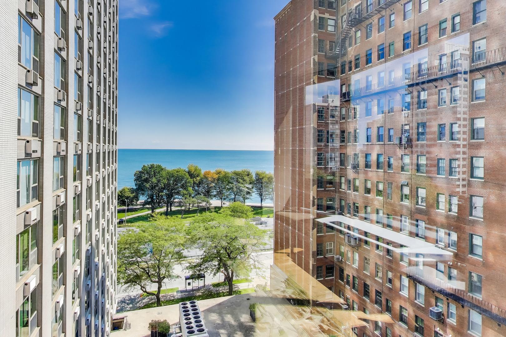 1555 N ASTOR Street Unit: 11SE