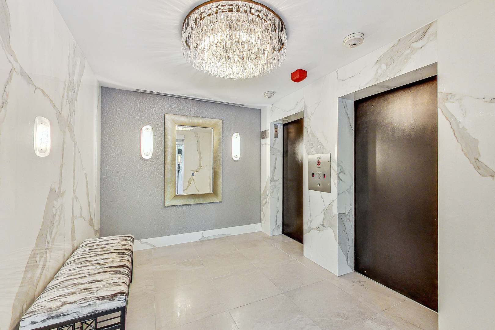 1555 N ASTOR Street Unit: 11SE
