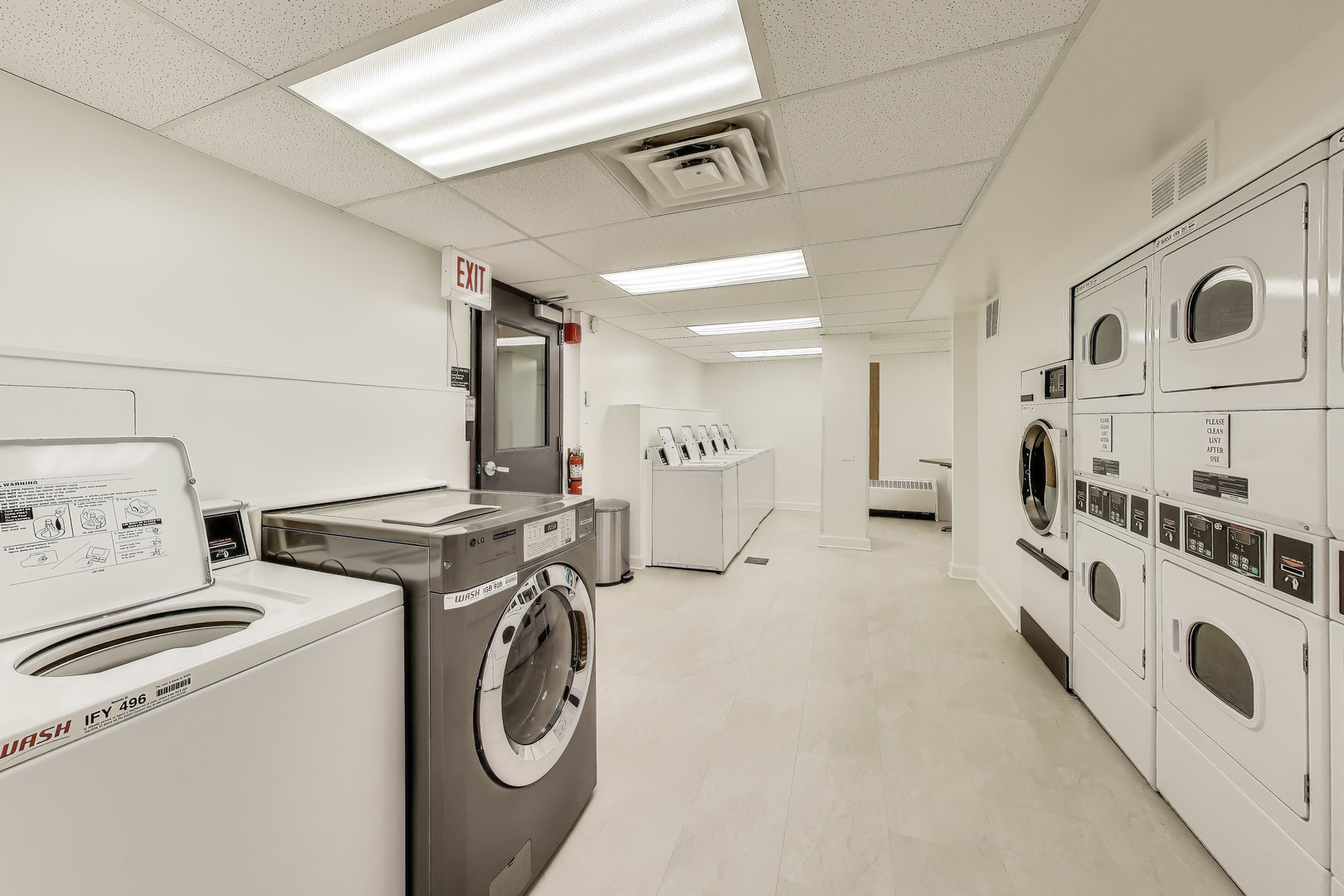 1555 N ASTOR Street Unit: 11SE