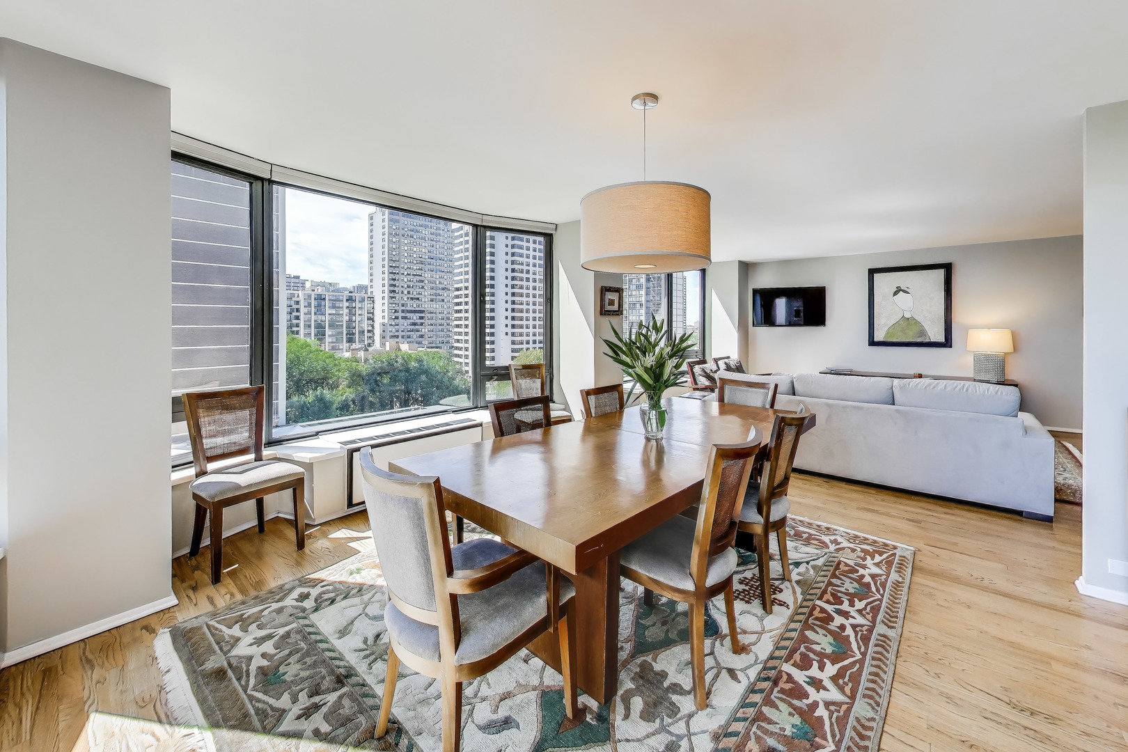 1555 N ASTOR Street Unit: 11SE
