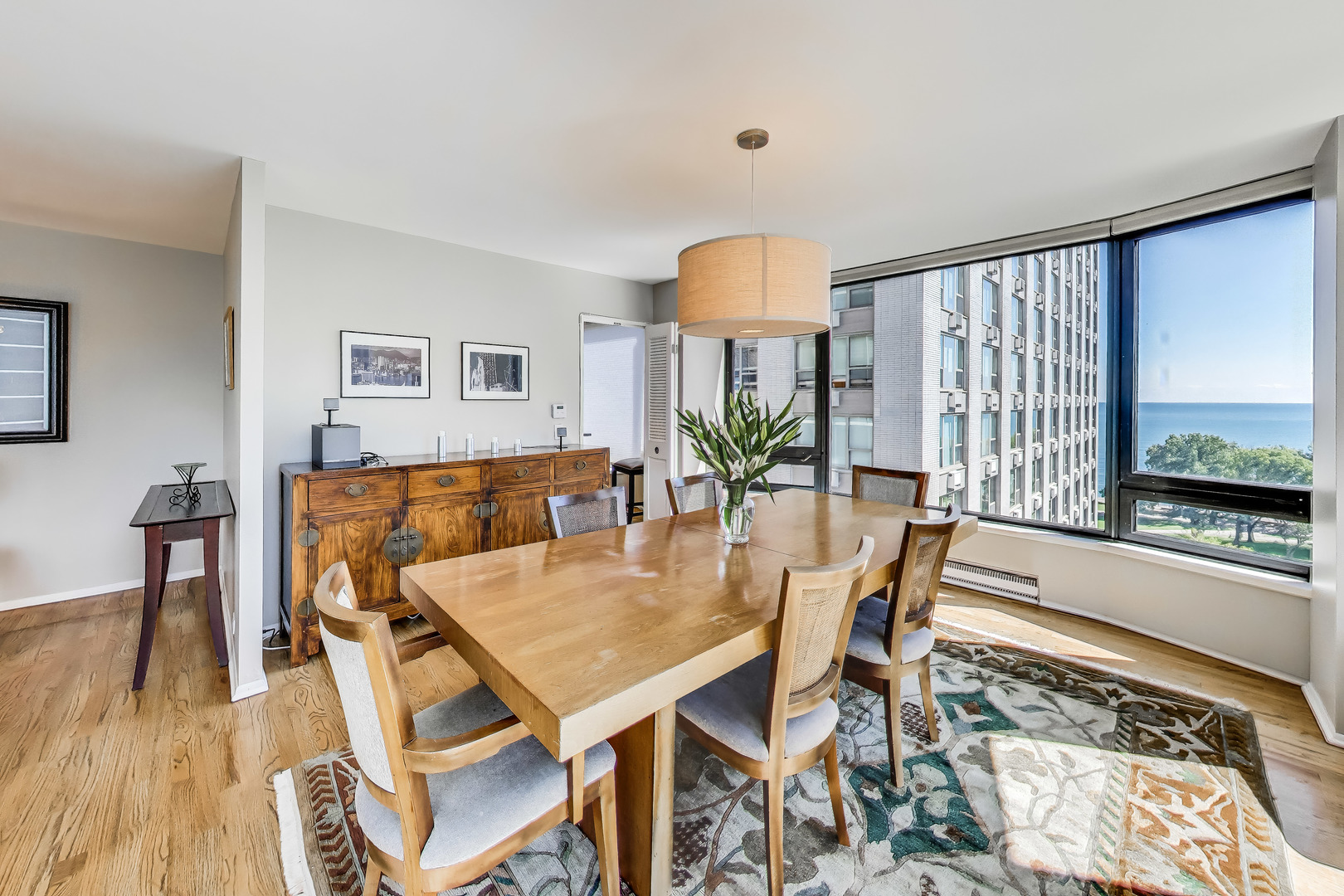 1555 N ASTOR Street Unit: 11SE