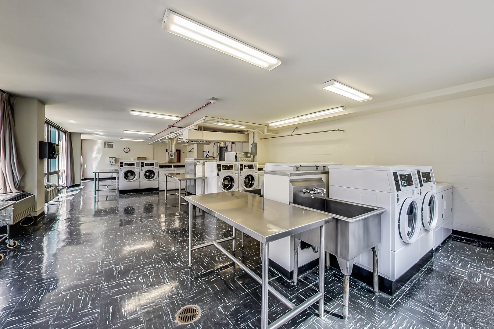 860 N LAKE SHORE Drive Unit: 4M