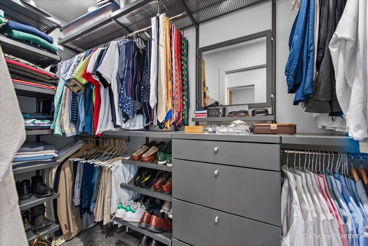 860 N LAKE SHORE Drive Unit: 4M