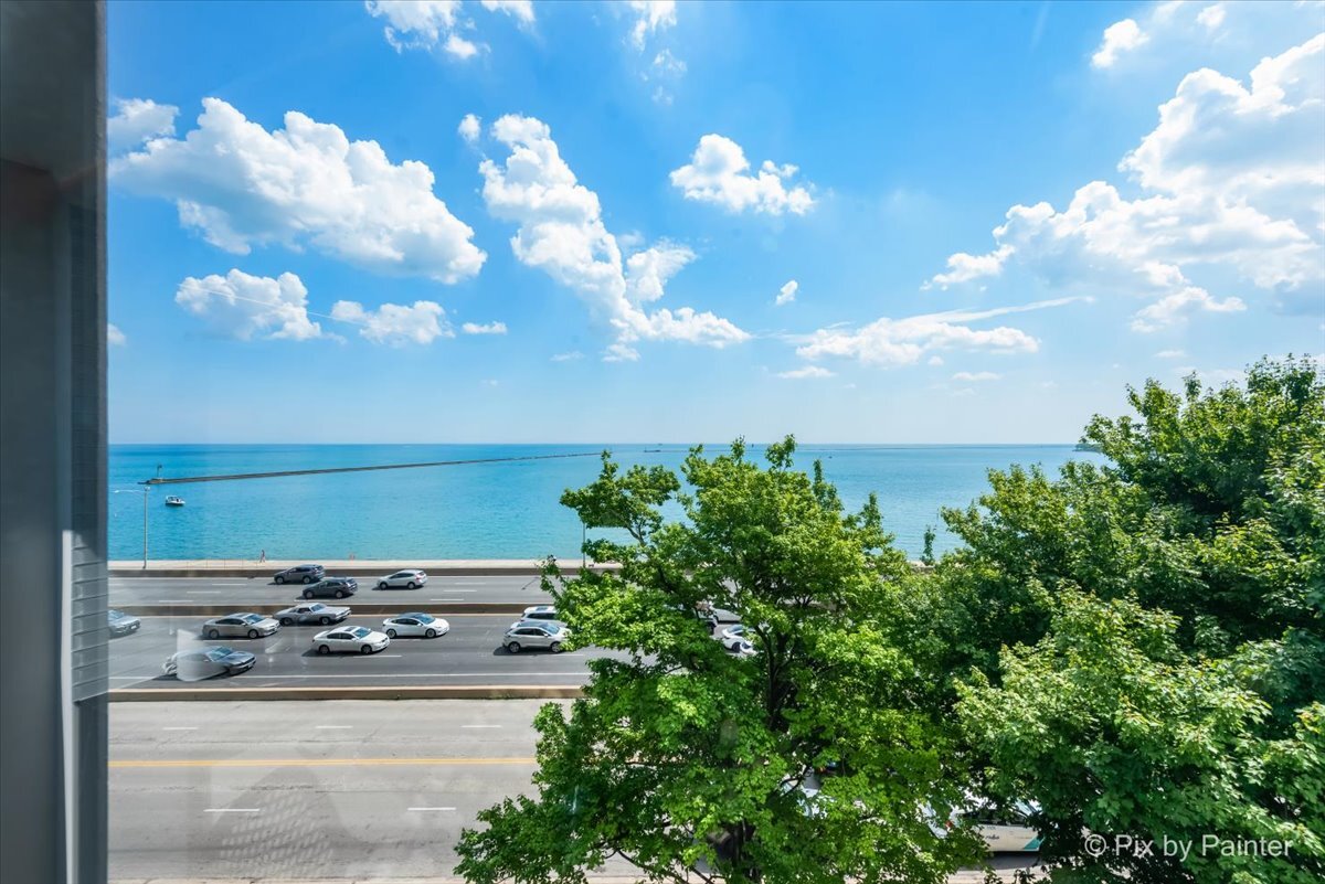 860 N LAKE SHORE Drive Unit: 4M