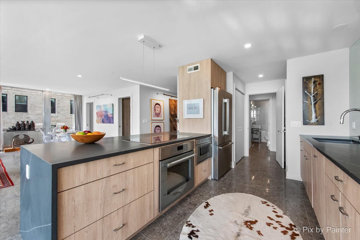 860 N LAKE SHORE Drive Unit: 4M