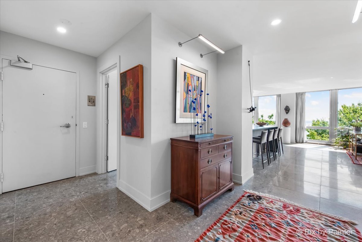 860 N LAKE SHORE Drive Unit: 4M