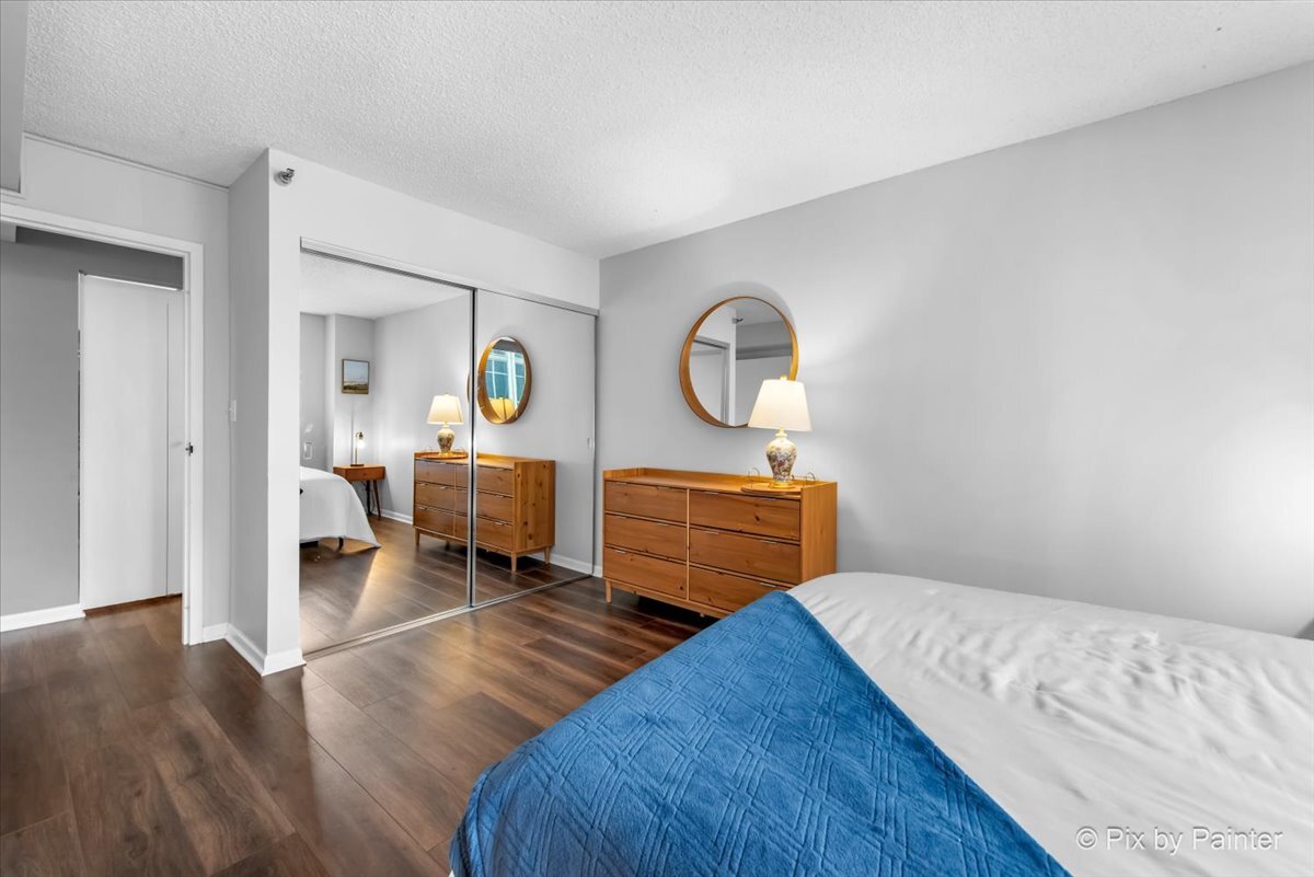 33 W Delaware Place Unit: 8B