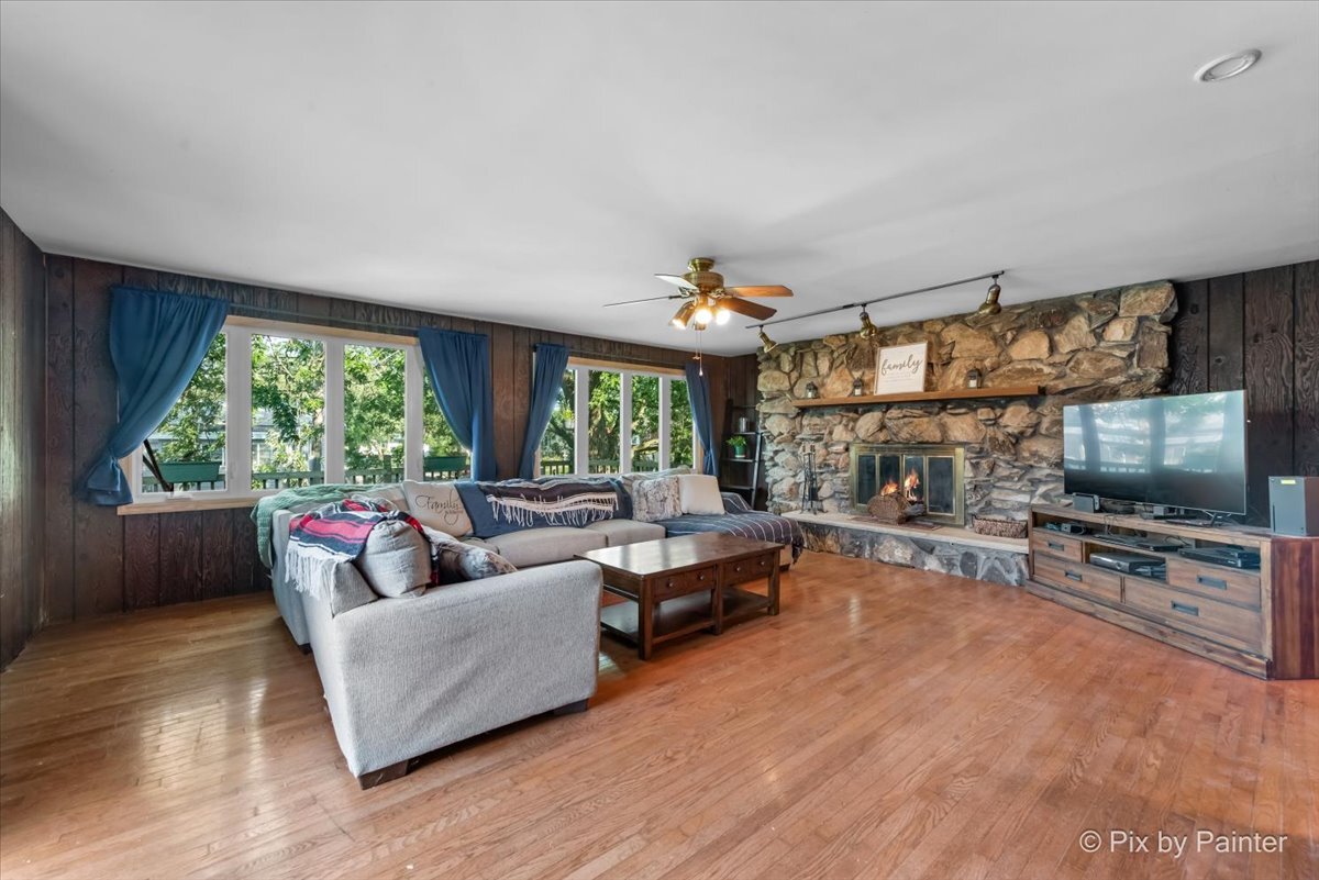 15433 David Lane