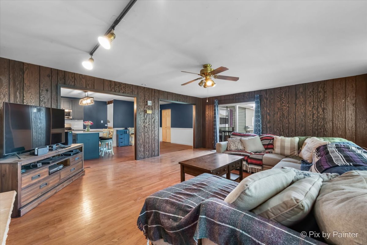 15433 David Lane