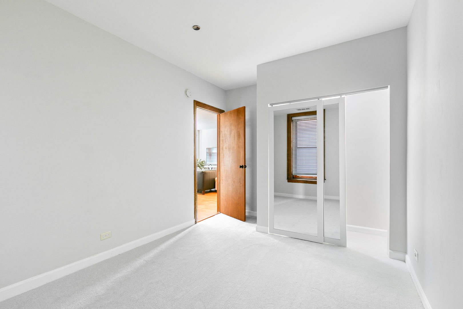 550 W Surf Street Unit: C316