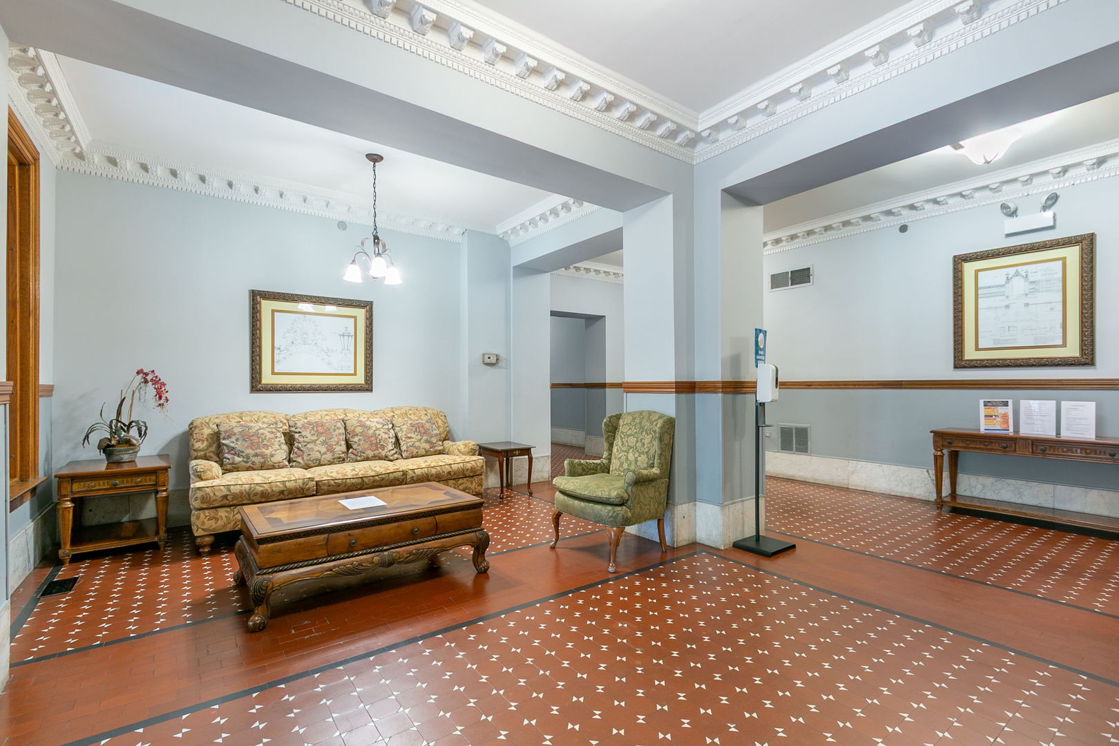 550 W Surf Street Unit: C316