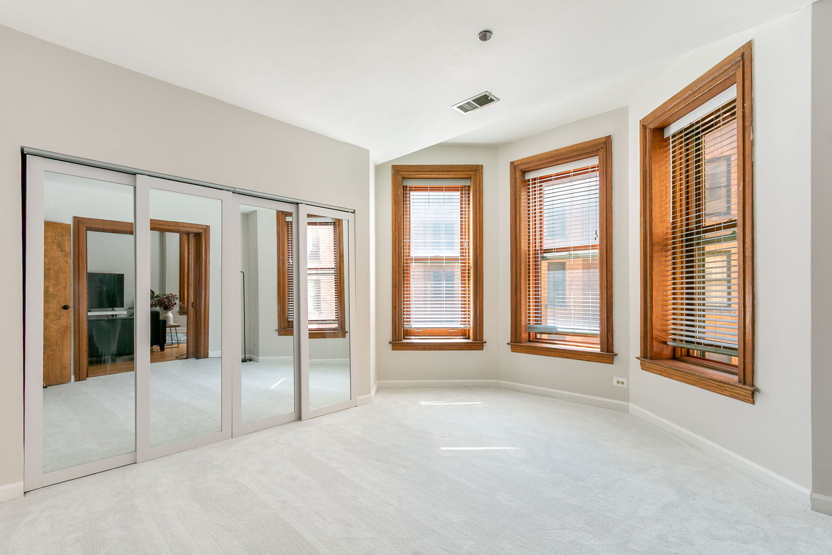 550 W Surf Street Unit: C316
