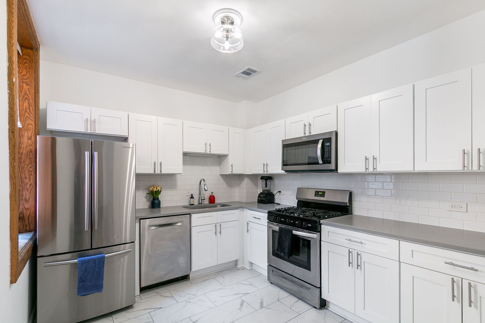 550 W Surf Street Unit: C316
