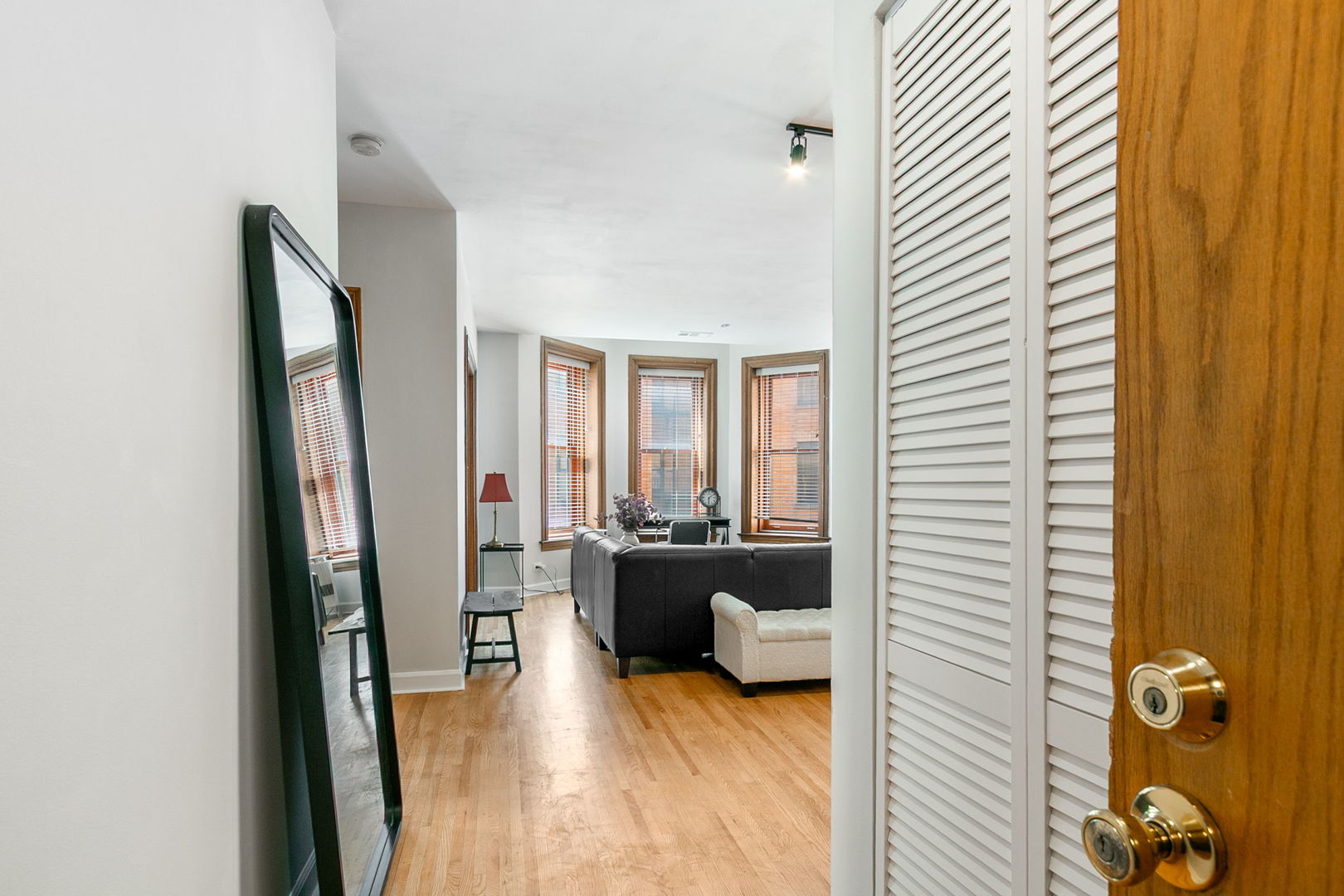 550 W Surf Street Unit: C316
