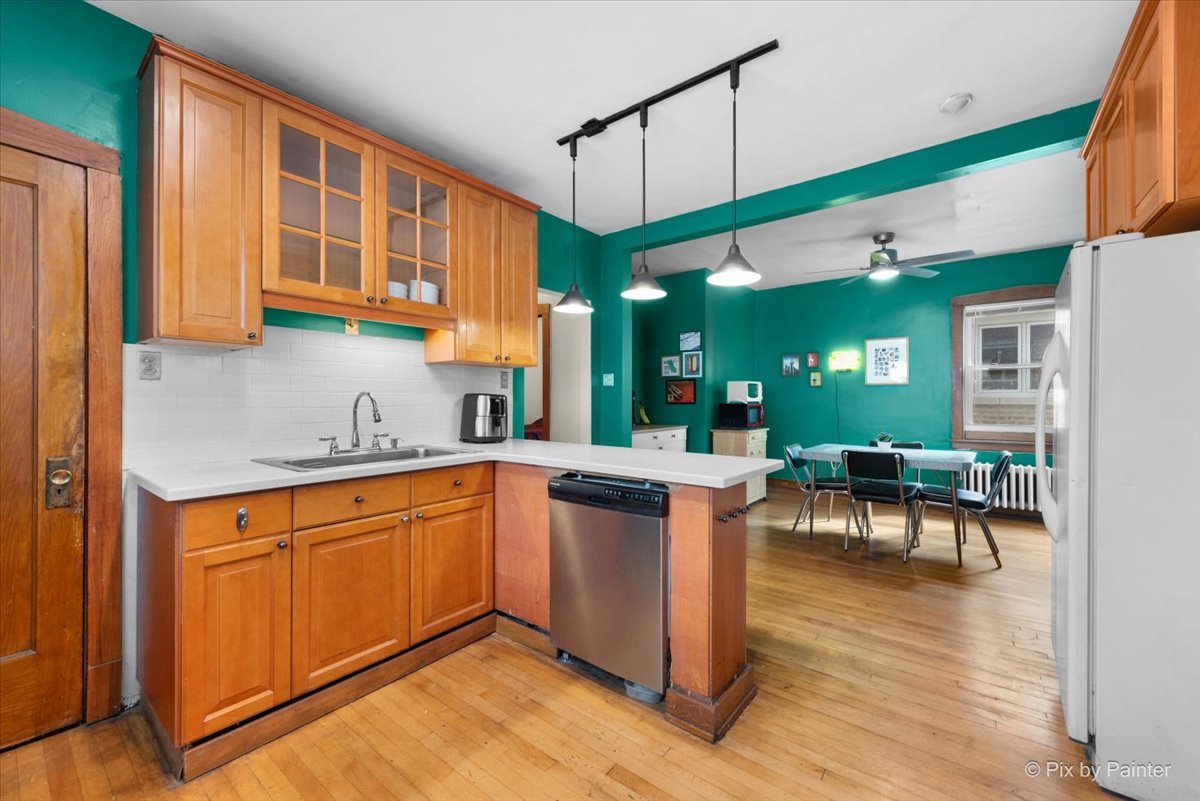 5421 W Eddy Street