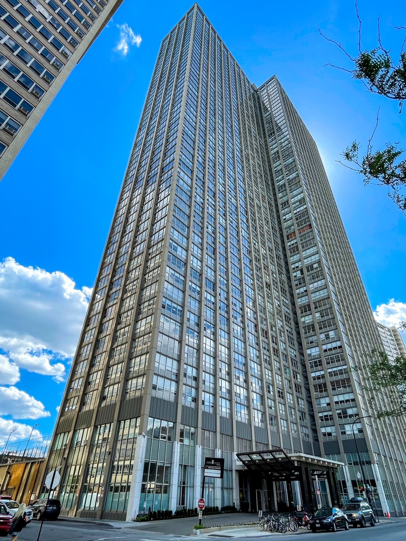 655 W Irving Park Road Unit: 4811