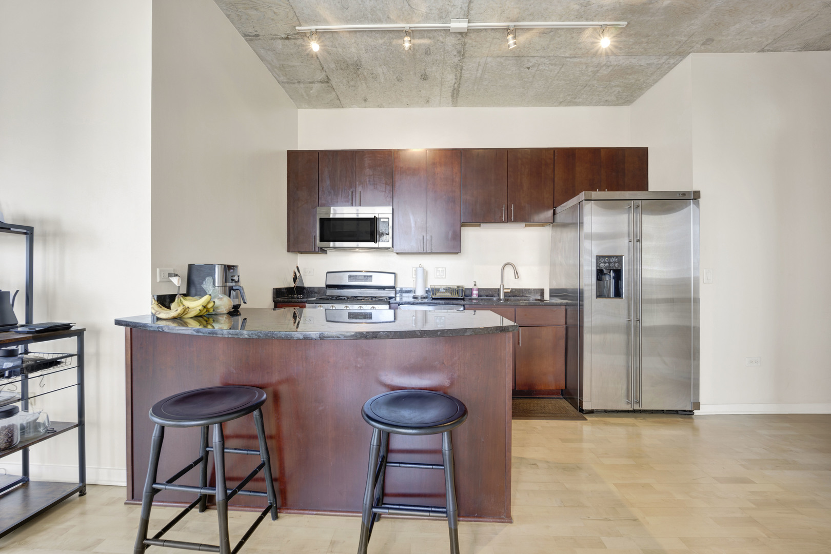 700 N LARRABEE Unit: 1007