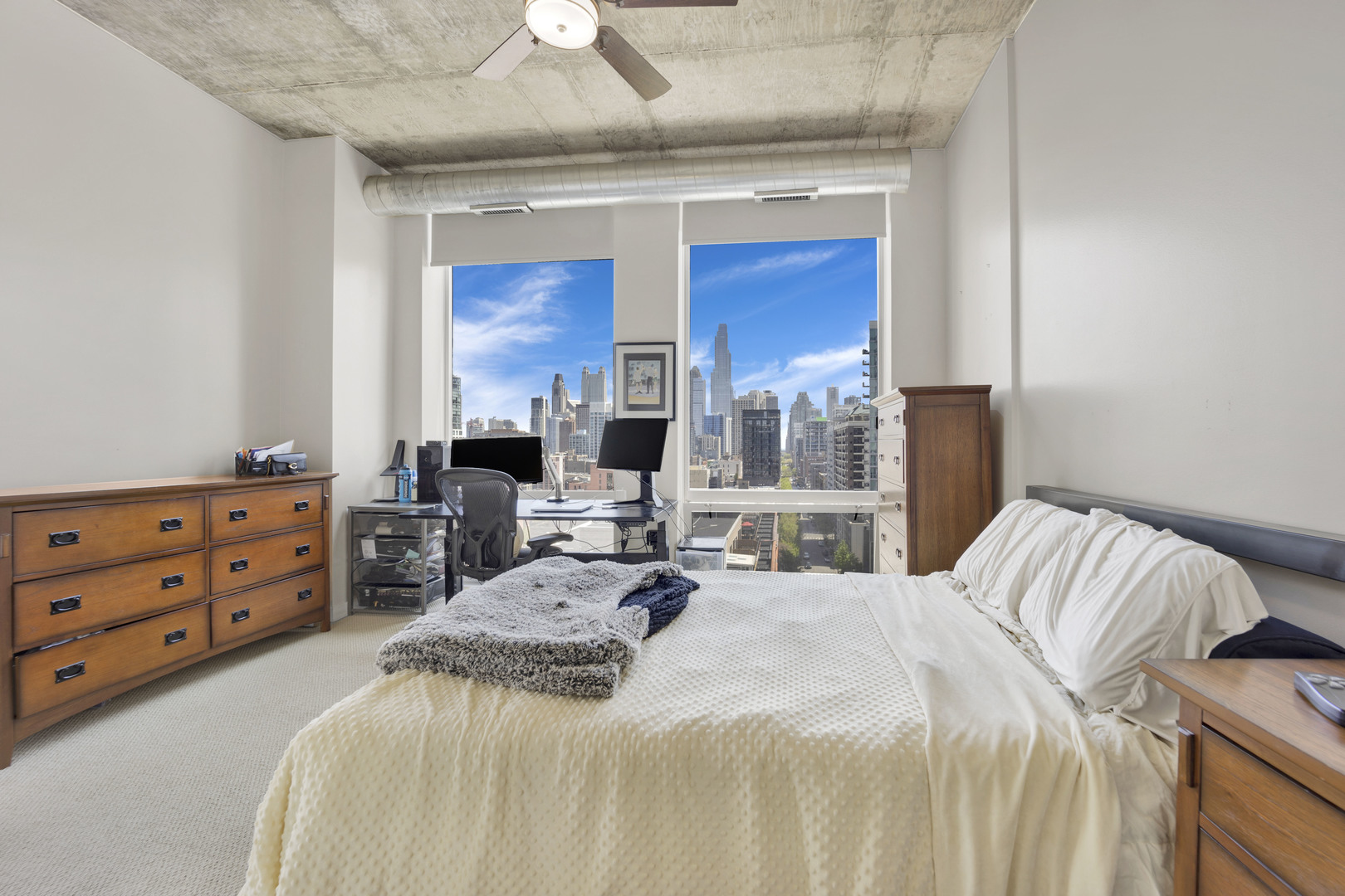 700 N LARRABEE Unit: 1007