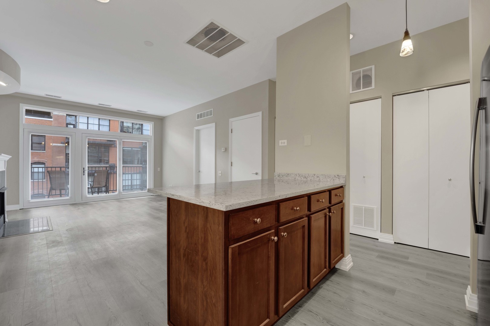 550 W Fulton Street Unit: 507
