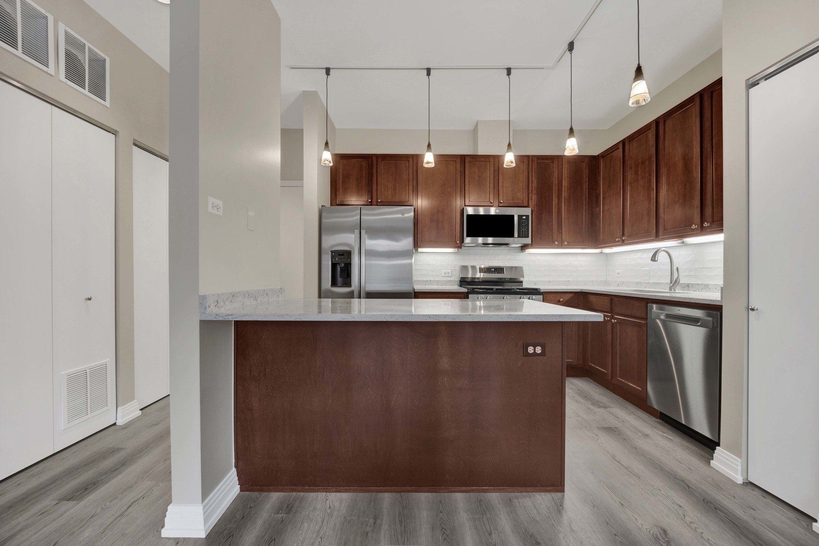 550 W Fulton Street Unit: 507