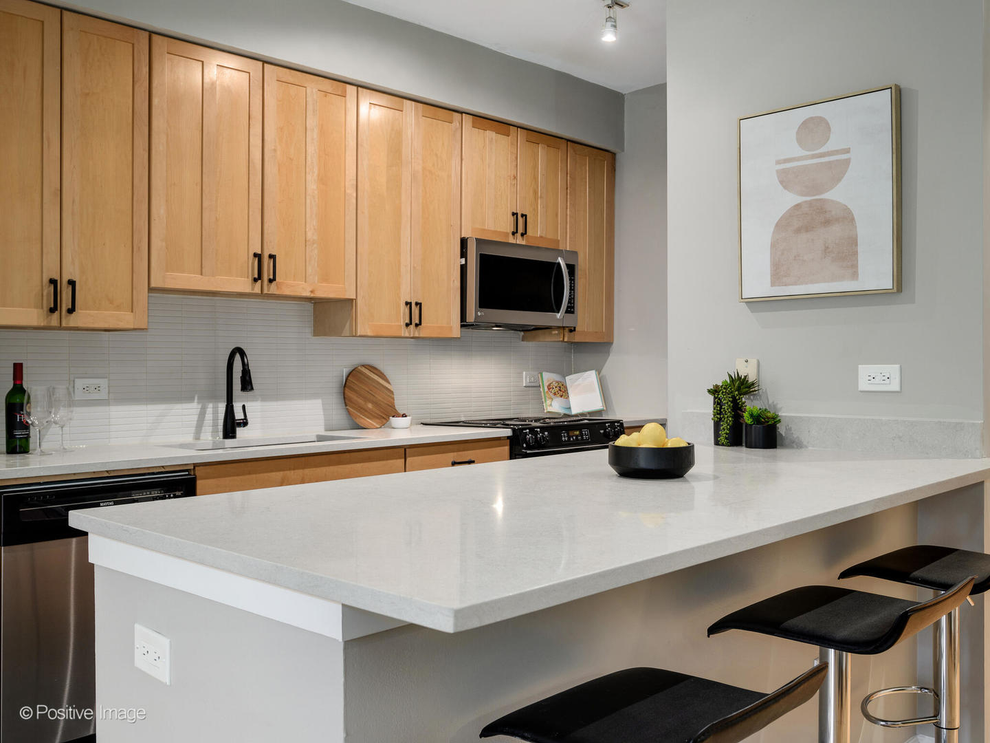 421 W Huron Street Unit: 808