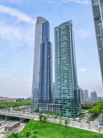 1211 S Prairie Avenue Unit: 5400