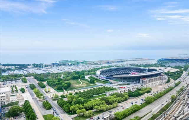 1211 S Prairie Avenue Unit: 5400