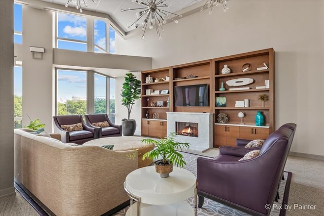 1211 S Prairie Avenue Unit: 5400