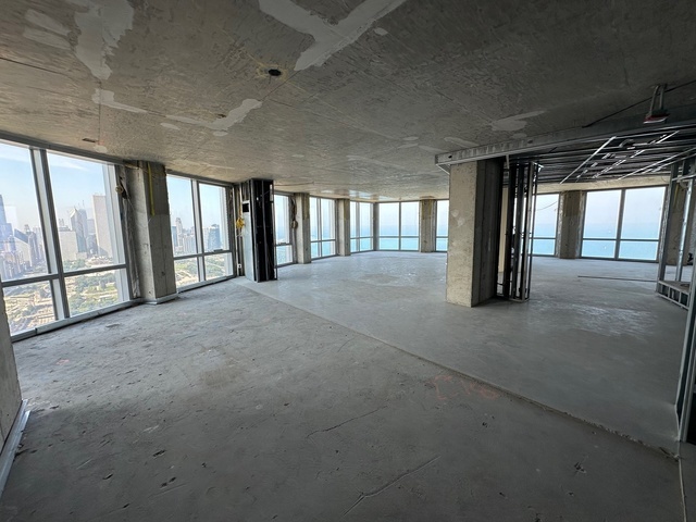 1211 S Prairie Avenue Unit: 5400