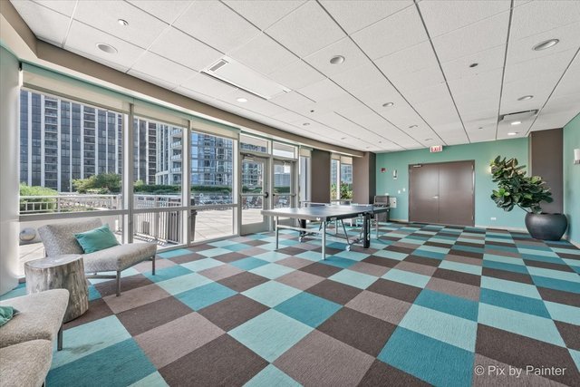 1211 S Prairie Avenue Unit: 5400