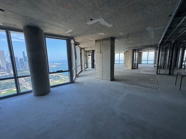 1211 S Prairie Avenue Unit: 5400