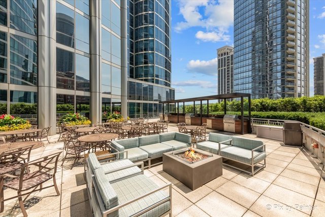 1211 S Prairie Avenue Unit: 5400