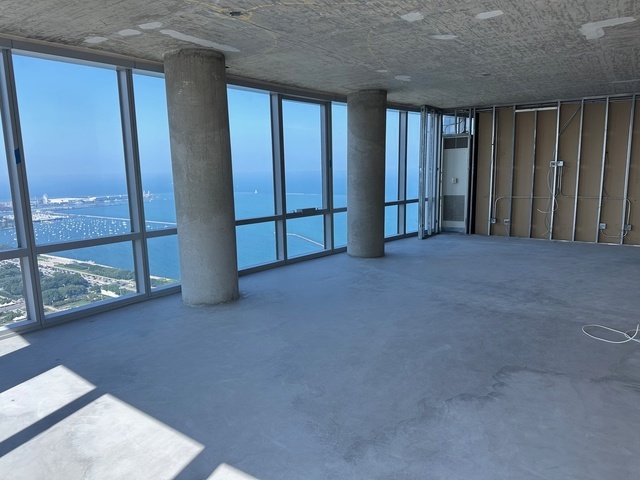 1211 S Prairie Avenue Unit: 5400