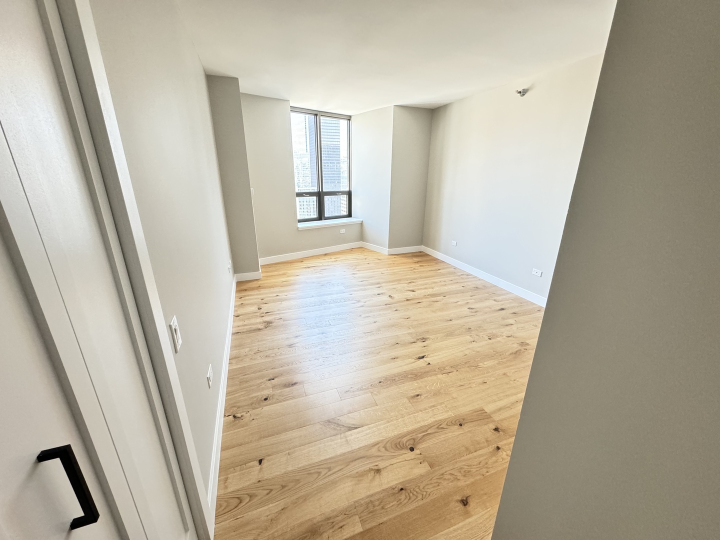 400 N LaSalle Street Unit: 3202