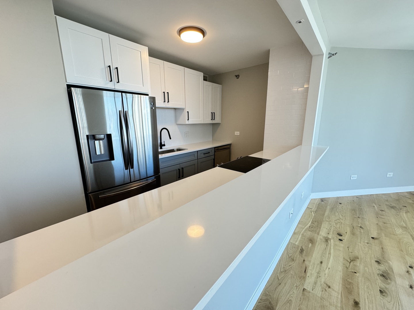 400 N LaSalle Street Unit: 3202