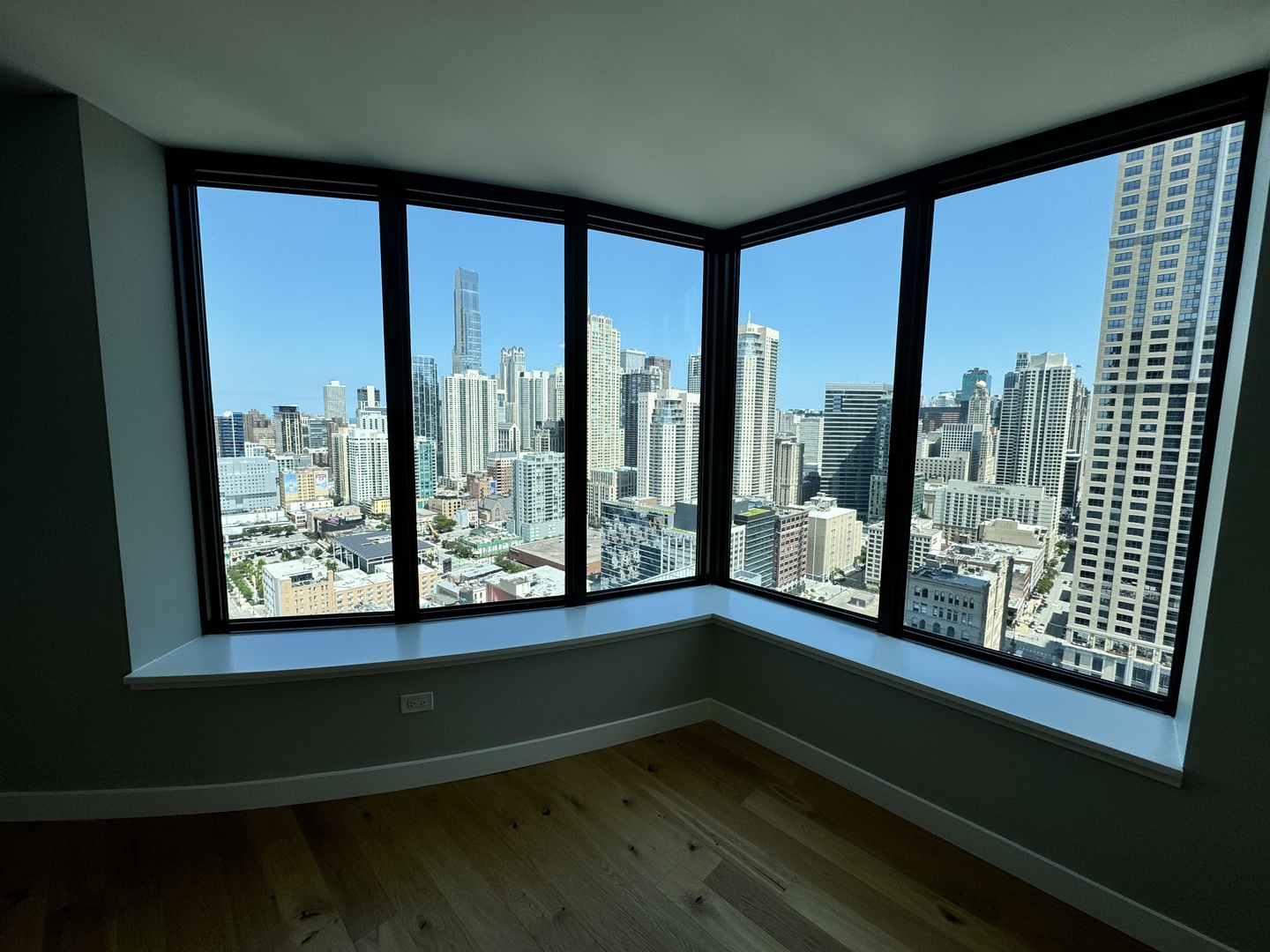 400 N LaSalle Street Unit: 3202