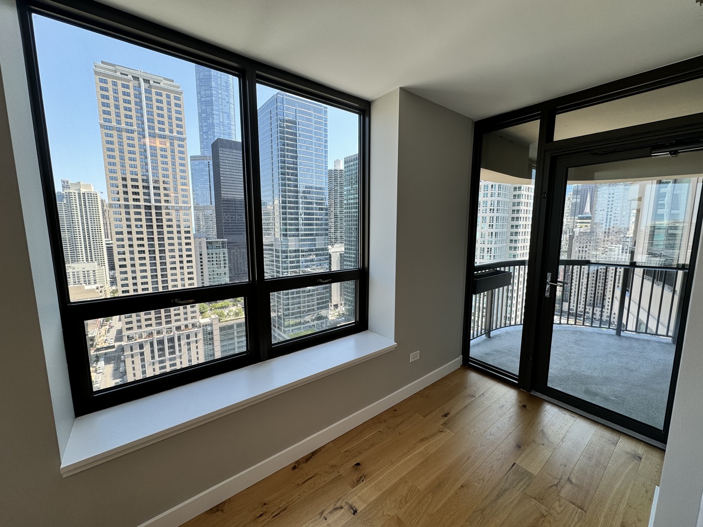 400 N LaSalle Street Unit: 3202