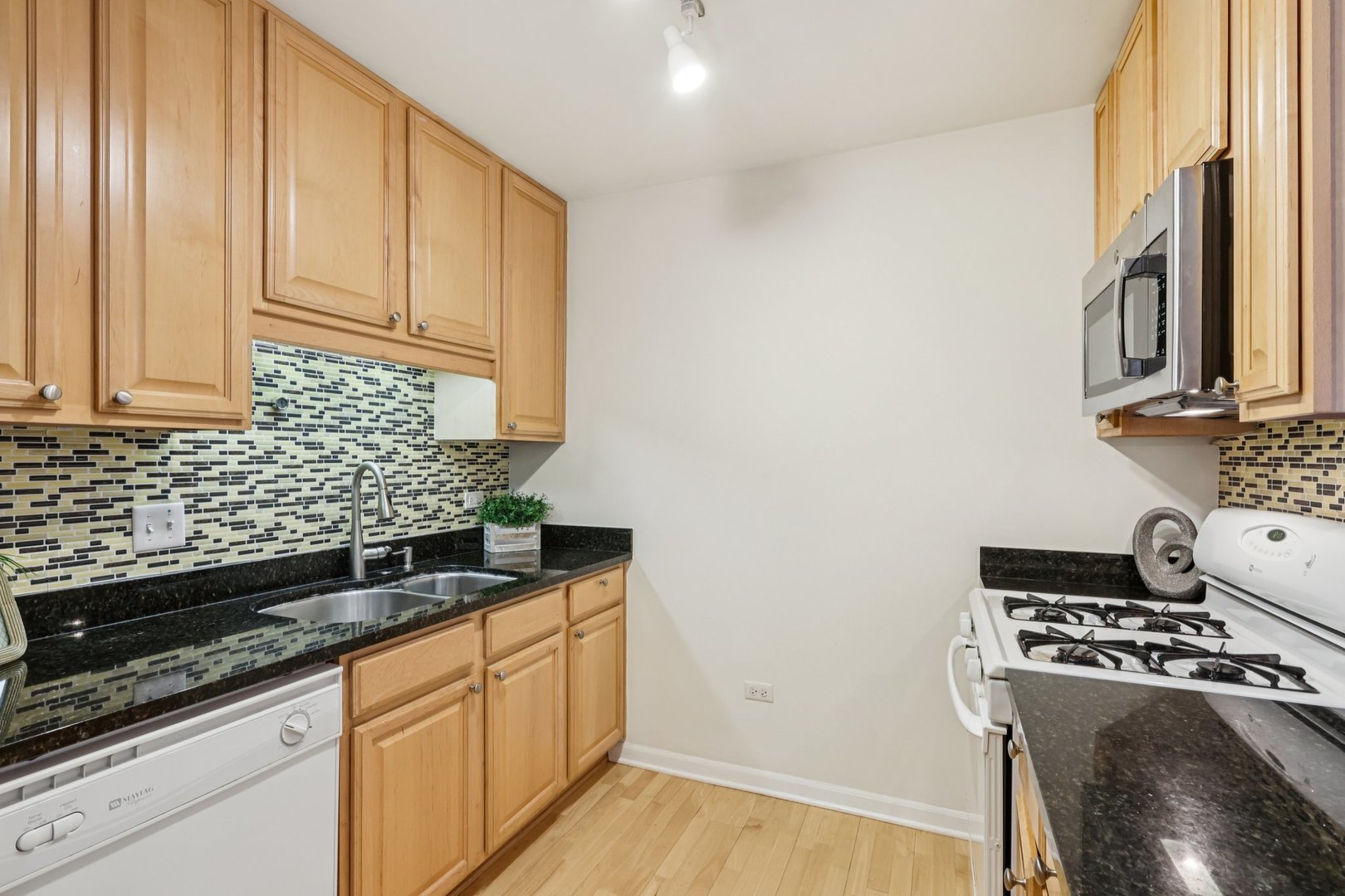 1250 S Indiana Avenue Unit: 1011